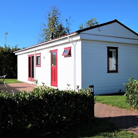 Hofgalow Chalet Op Camping "De Stal" Drijber Экстерьер фото