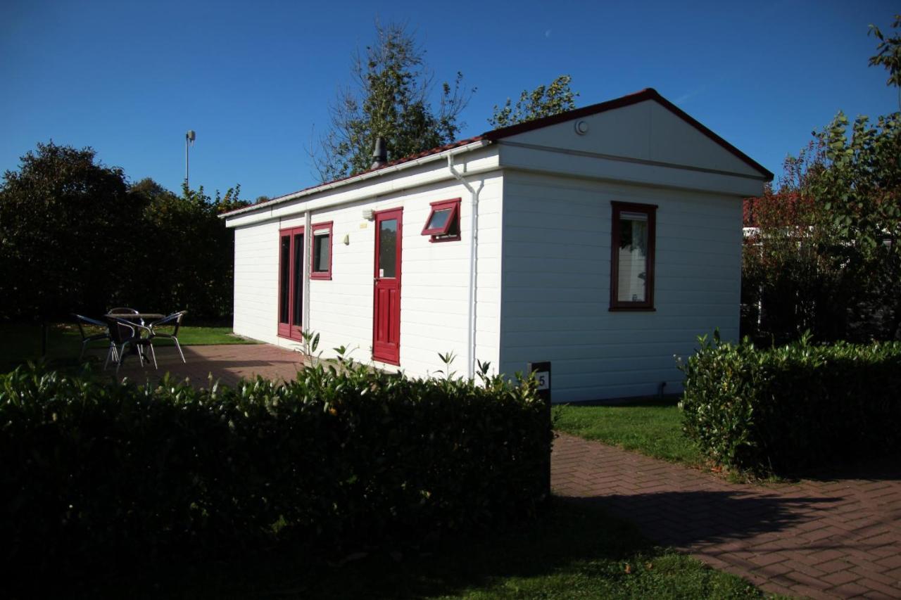 Hofgalow Chalet Op Camping "De Stal" Drijber Экстерьер фото